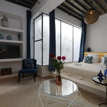 Riad103 piscine chauffée sur le Rooftop, jacuzzi hot&hammam massage Marrakesh Extérieur photo
