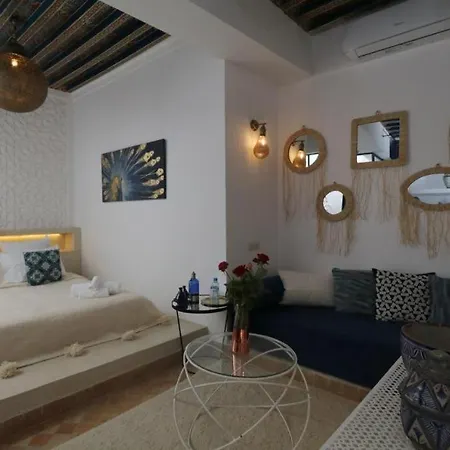 Riad103 piscine chauffée sur le Rooftop, jacuzzi hot&hammam massage Marrakesh Extérieur photo
