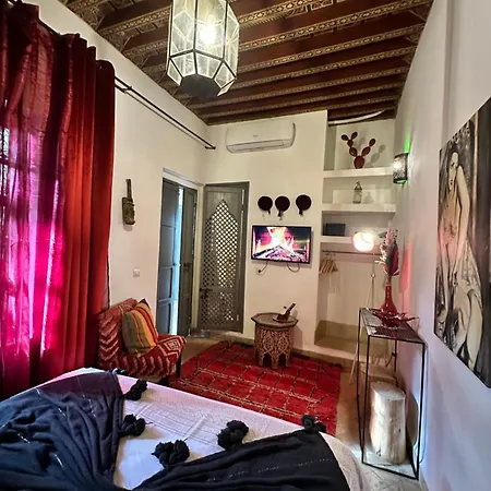 Riad103 piscine chauffée sur le Rooftop, jacuzzi hot&hammam massage Marrakesh Extérieur photo